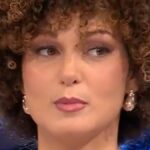Affari Tuoi: Elisea e la sfortuna in diretta, due cambi pacco ma nessuna vittoria