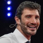 Affari Tuoi: Stefano De Martino alla guida del programma fino a metà luglio 2025