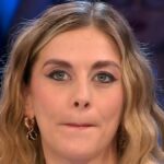 Affari tuoi: Sara vince 30mila euro tra critiche e battute sul fratello