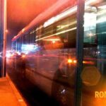 Aggressione a Primavalle: un 26enne accoltellato durante una rapina su un bus notturno