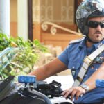 Aggressione con machete a Marina Centro: arrestato un minorenne dopo la rapina a due turisti