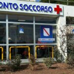 Aggressioni e incidenti a Napoli: un giovane ferito e un rapinatore in rianimazione