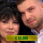Alessio Merli di Foligno protagonista ad Affari tuoi: un viaggio tra pacchi e offerte