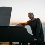 Andrea Vanzo: il pianista che porta la musica nella natura con un piano innovativo