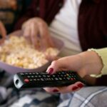 Aumento degli utenti su piattaforme a pagamento e calo su quelle gratuite: i dati AGCOM 2025