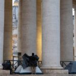 Cinquemila cornetti per i clochard di Roma: un gesto di solidarietà del nuovo Papa Leone XIV