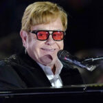 Elton John: la musica triste e le storie che racconta