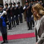 Giorgia Meloni: iniziativa diplomatica per migranti e negoziati tra Russia e Ucraina