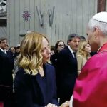 Giorgia Meloni al lavoro per la pace: colloqui con il Papa e Zelensky in un clima di tensione