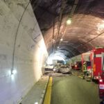 Incidente stradale nella galleria Aprosio: sei mezzi coinvolti e feriti gravi
