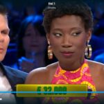 Joelle M’Bra torna a casa con 32mila euro: il rimpianto di una scelta in “Affari tuoi”
