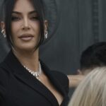 Kim Kardashian in aula: il processo contro i rapinatori della sua suite d’hotel a Parigi