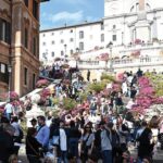 La scalinata di Trinità dei Monti festeggia 300 anni con una mostra dedicata alla sua storia e reinterpretazione