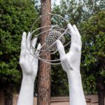 La scultura di Lorenzo Quinn all’Università La Sapienza: un simbolo per le donne nelle STEM