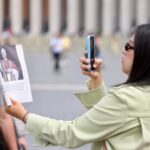 Leone XIV: il nuovo Papa e l’ondata di ironia sui social network
