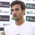 Lorenzo Musetti trionfa nonostante la pioggia e si ritira dal doppio
