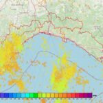 Maltempo in Liguria: fulmini e piogge intense colpiscono il ponente, allerta gialla in corso