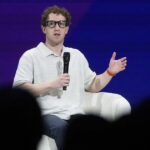 Meta AI: Zuckerberg punta a rivoluzionare le interazioni online con intelligenze artificiali