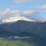 Neve a maggio sul monte Meta: un fenomeno climatico sorprendente