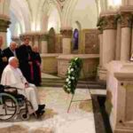 Papa Francesco ricorda re Baldovino: un gesto di riconoscimento durante il viaggio in Belgio