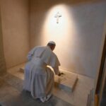 Papa Leone XIV rende omaggio a Francesco nella Basilica di Santa Maria Maggiore