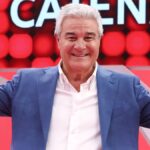 Pino Insegno torna a Reazione a Catena: ecco quanto guadagna il conduttore della Rai