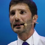 Stefano De Martino e Pasquale Romano: un siparietto comico ad Affari Tuoi