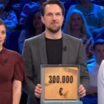 Steven Tomasi trionfa ad Affari tuoi: 130.000 euro per la coppia trentina