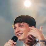 Ultimo Live Stadi 2024: il nuovo album conquista la vetta delle classifiche italiane