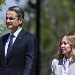 Vertice Italia-Grecia: Giorgia Meloni chiede cessate il fuoco in Ucraina e dialogo per la pace in Medio Oriente