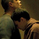 “Mani nude”: il film di Mauro Mancini esplora la violenza e l’umanità in un contesto spietato