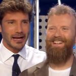 Affari Tuoi: Francesco cambia pacco e si commuove, ma il finale è amaro