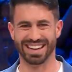 Affari tuoi: Valerio ignora il nonno e segue il consiglio del fratello, ma la scelta si rivela fatale
