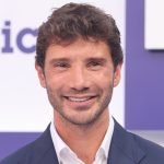 Affari tuoi 2025: quanto hanno vinto i concorrenti con Stefano De Martino e le polemiche in corso