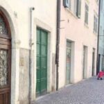Aggressione a Trento: barista colpito durante un tentativo di furto nel suo locale