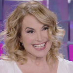 Barbara D’Urso pronta a tornare in Rai con Ballando 2025: Milly Carlucci allestisce un cast stellare