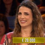 Colpi di scena ad Affari Tuoi: Natalia Saffioti rifiuta offerte e torna a casa con 5mila euro