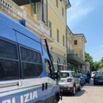 Derubato su un treno: due giovani arrestati dopo la rapina di un cappellino a Desenzano