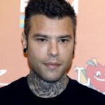 Fedez annuncia la scomparsa della nonna Luciana Violini: un lutto che colpisce il rapper