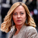 Giorgia Meloni incontra il professore che ha offeso sua figlia: il gesto di scuse che ha colpito l’Italia
