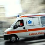 Incidente mortale ad Arezzo: motociclista perde la vita in scontro con un’auto