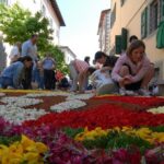 La tradizionale infiorata del corpus domini torna a pievepelago: un evento da non perdere