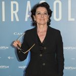 Monica Guerritore debutta alla regia con “Anna”: chiarimenti sul ruolo di Marco Perotti