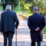 Nuove indicazioni per il bonus anziani: fino a 850 euro al mese per assistenza