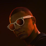 Oakley e Meta presentano gli occhiali smart: la nuova frontiera dei performance AI glasses