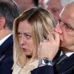 Polemiche sui referendum: Meloni al seggio senza ritirare le schede, il ministro Piantedosi risponde