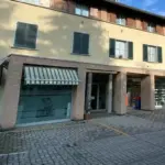 Rapina in farmacia a Casnate con Bernate: arrestato un uomo di Como