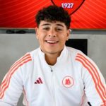 Roma, Slim Bouaskar firma il primo contratto da professionista fino al 2028