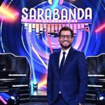 Sarabanda Celebrity: il ritorno del quiz musicale con Enrico Papi in prima serata su Italia 1