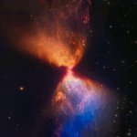 Scoperta di ghiaccio d’acqua semi-pesante attorno a una protostella: un passo avanti nella comprensione dell’origine dell’acqua